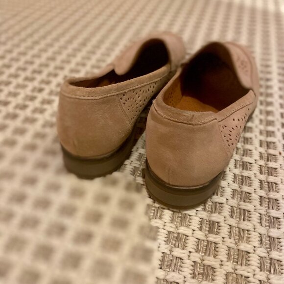 Clarks Women's Trish Calla Loafer Tan Sand Suede US size 8.5M - Picture 3 of 6